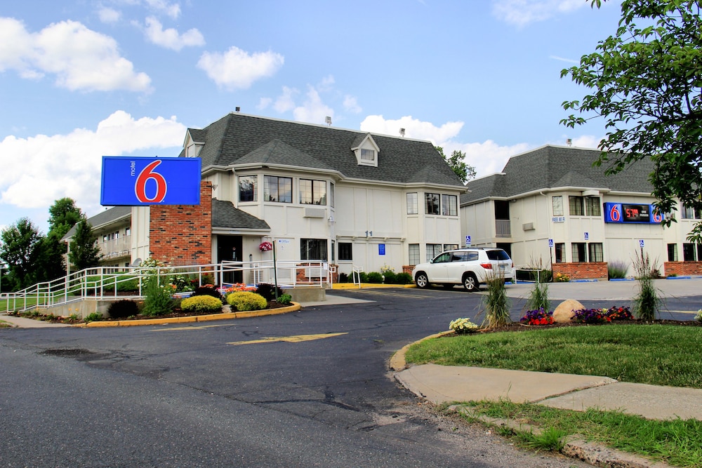 Motel6 Enfield, CT - Hartford 50/57