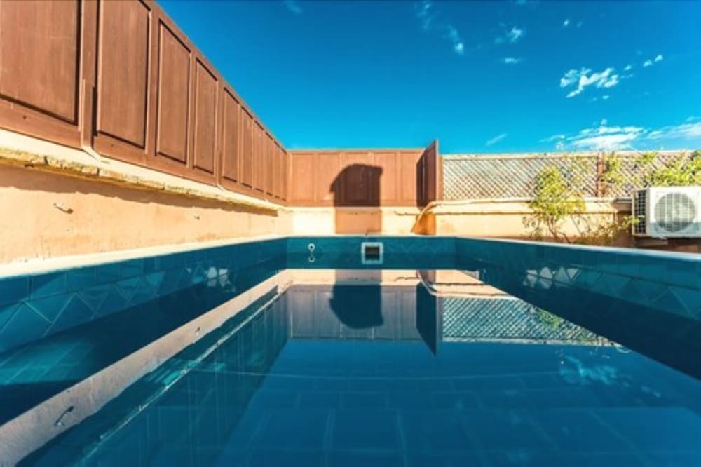 RIAD NASREEN 30/76