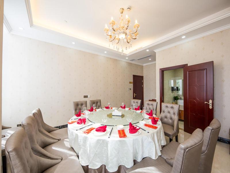 Vienna International Hotel (Shanghai Hongqiao National Exhibition and Convention Center) 17/19