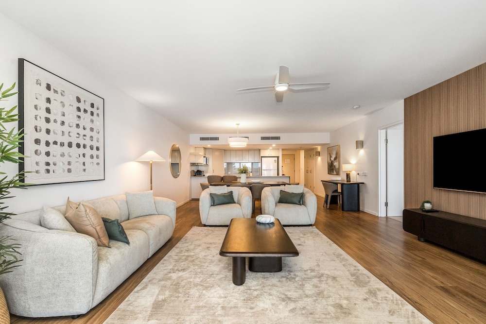 Riverside Holiday Apartments 53/78