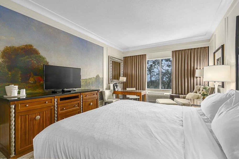 Holiday Inn Express Long Beach 24/63