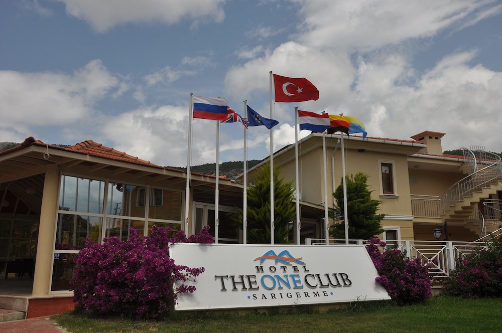 The One Club Hotel 2/50