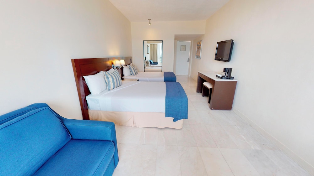 Park Royal Beach Mazatlan 23/59