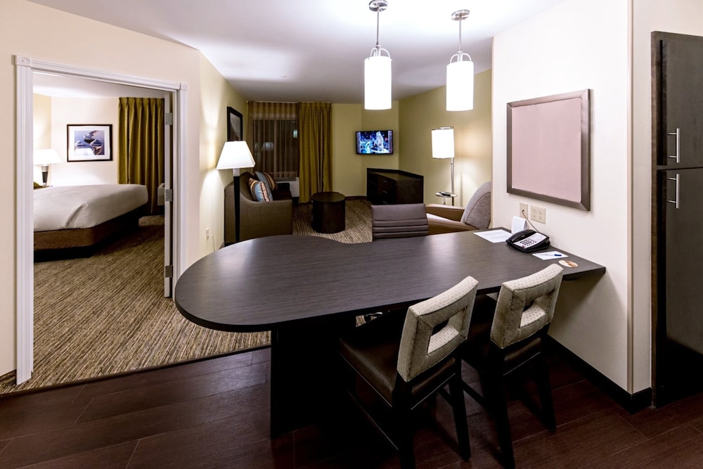 Candlewood Suites FAIRBANKS 59/79