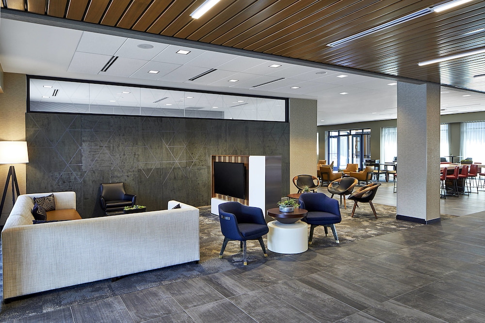 Courtyard By Marriott Minneapolis West 10/51