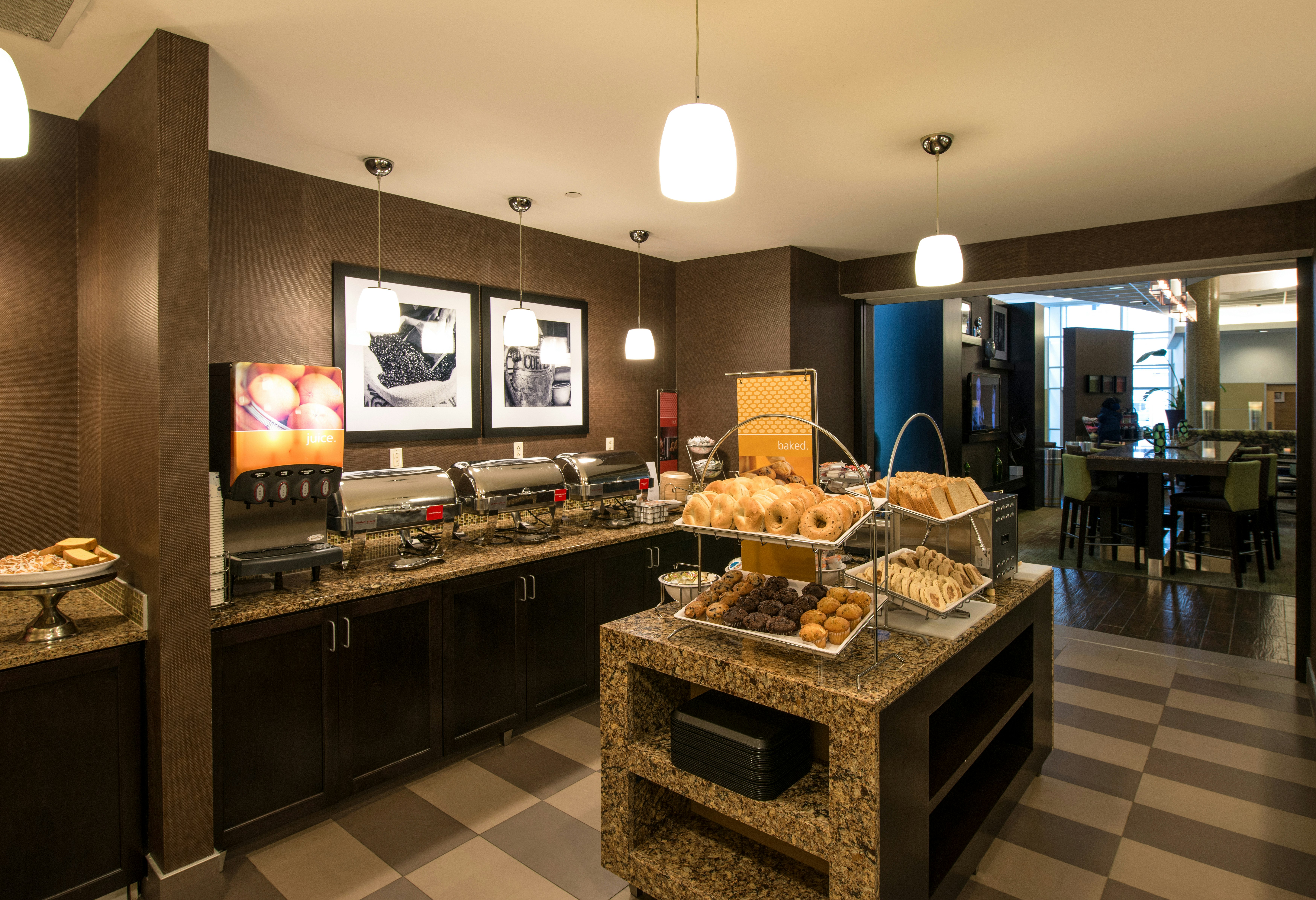 Hampton Inn and Suites Boston-Crosstown Center 42/49