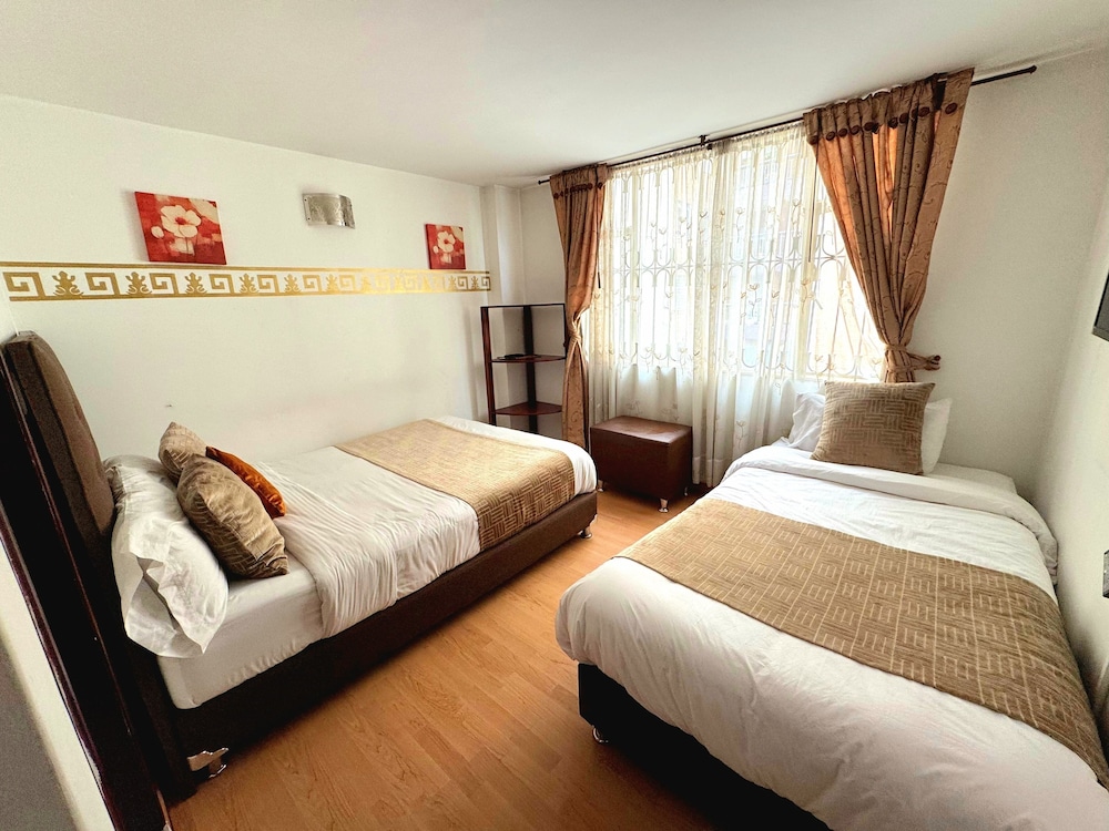 ROOM, TRIPLE