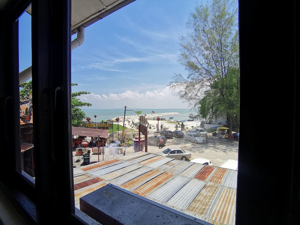 8 BOUTIQUE BY THE SEA HOTEL 39/50