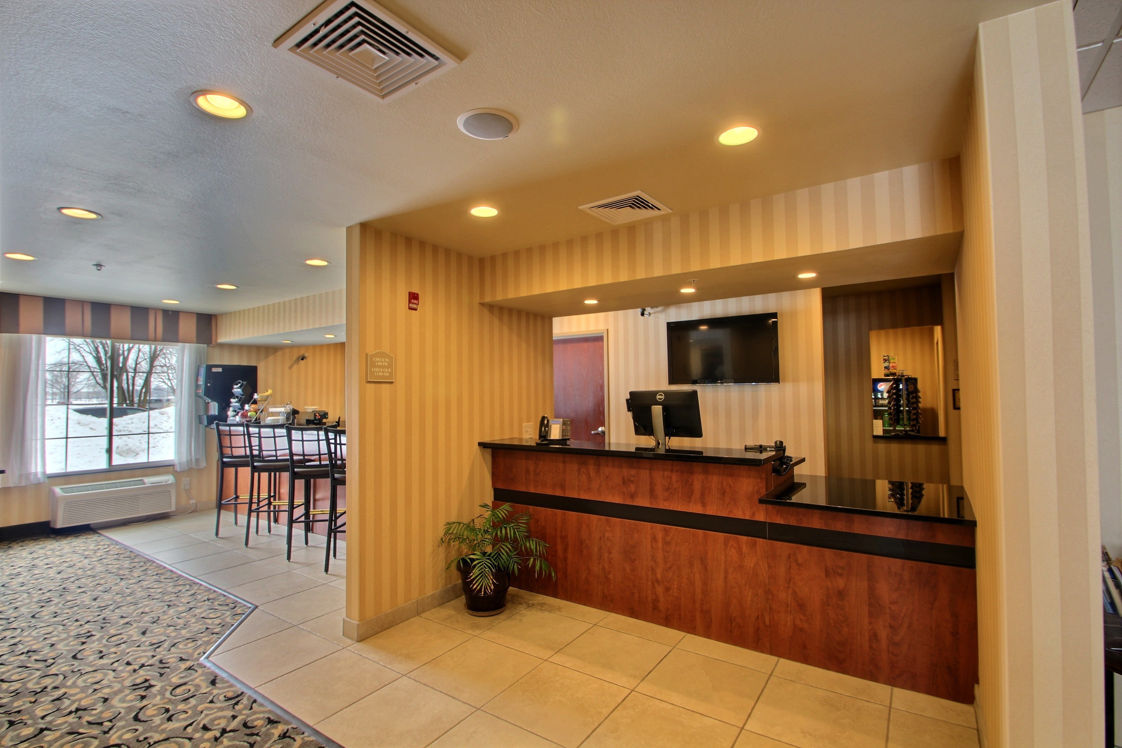 Cobblestone Inn & Suites -- Brillion, WI 4/40