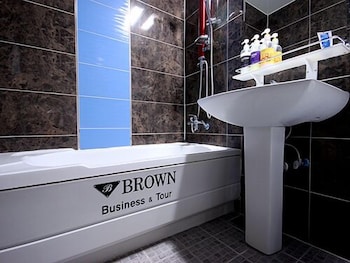 Brown Hotel 14/33