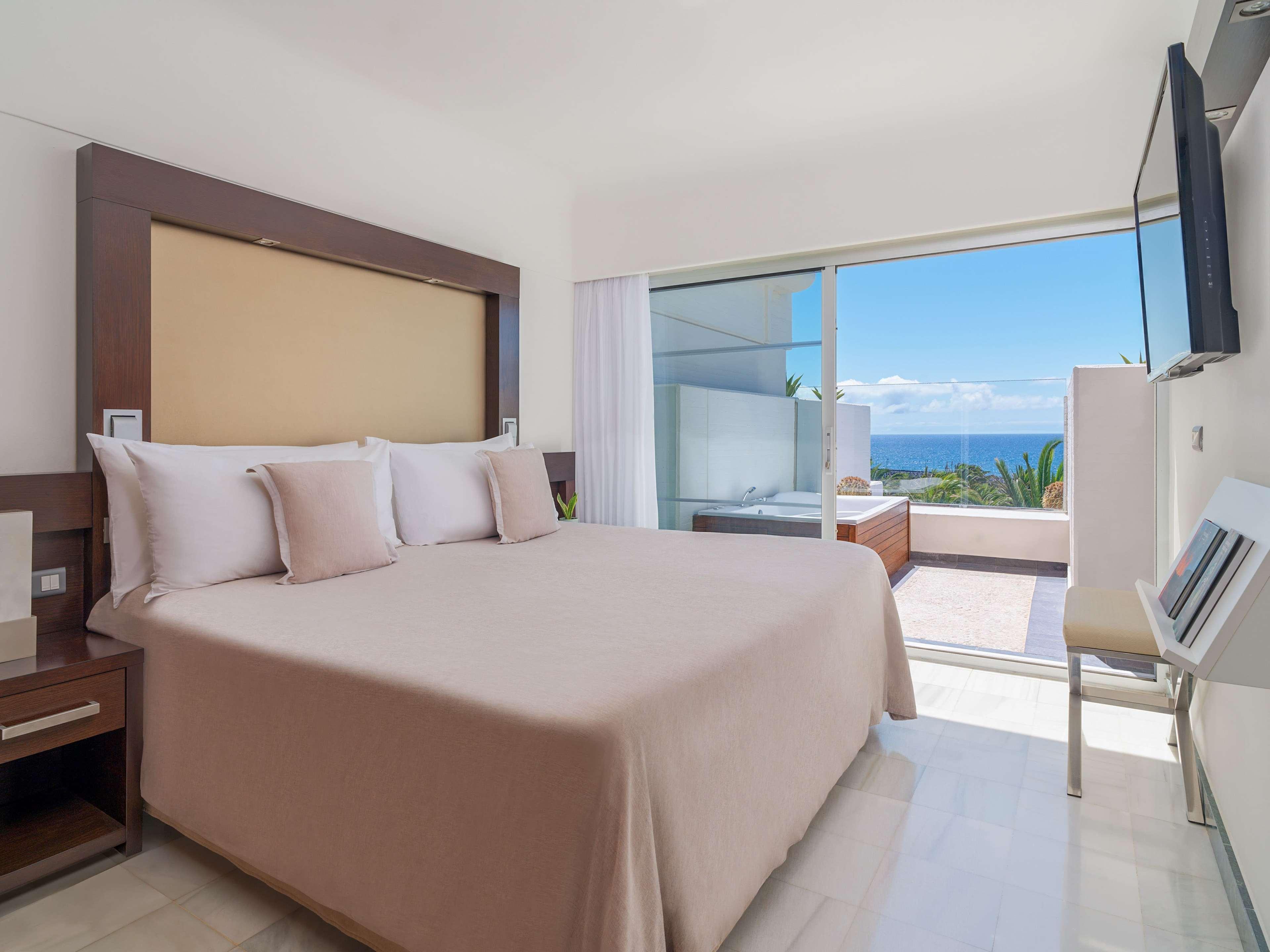 Suite, Ocean Front
