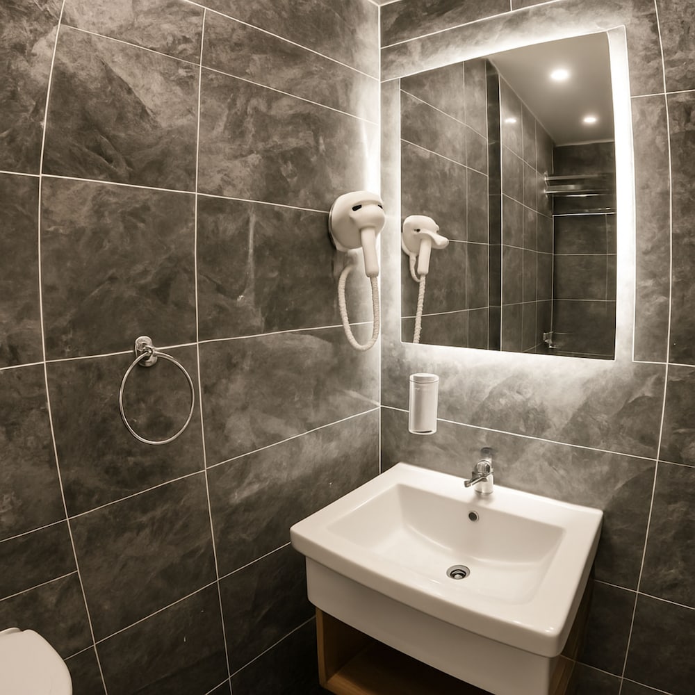 Orange Hotel & Spa 46/50