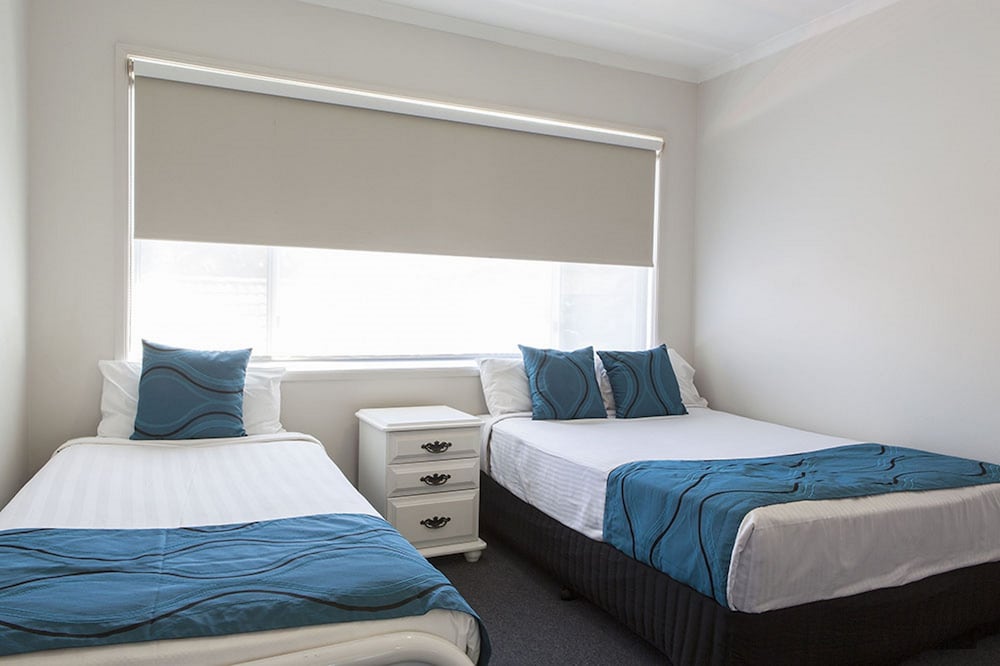 Opal Cove Resort 25/72