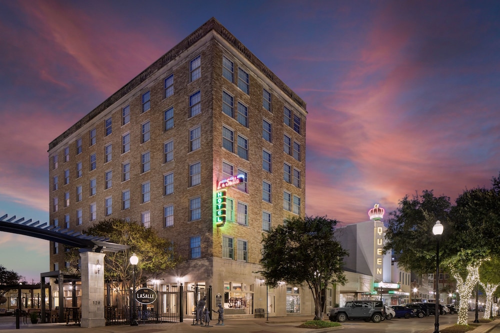 LaSalle Boutique Hotel 4/39
