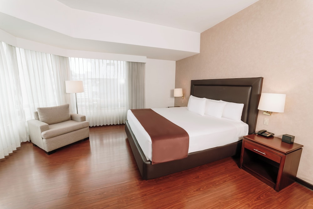 Upgrade, Suite, King Bed, Sofa