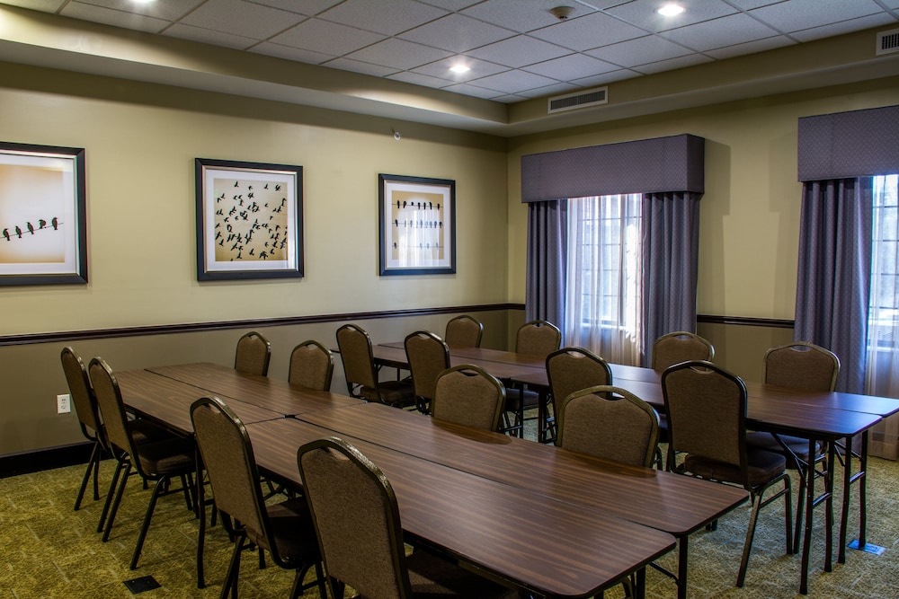 Staybridge Suites Schererville 46/55