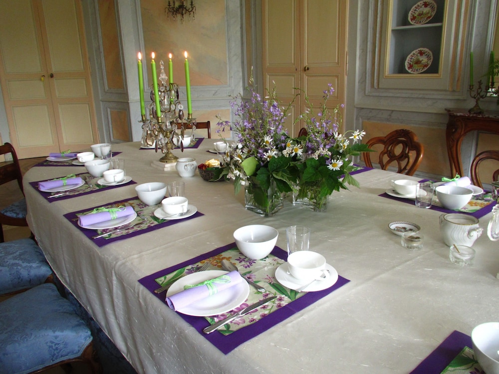 Chateau De Vauloge 20/30