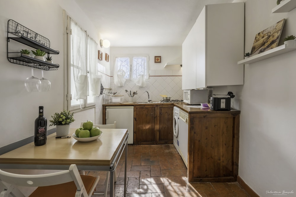 Wine Apartments Florence Prugnolo 6/23