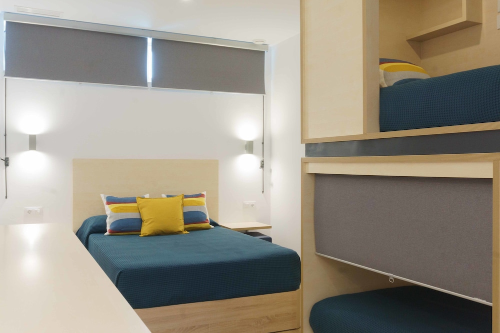 Take Hostel Conil 33/34