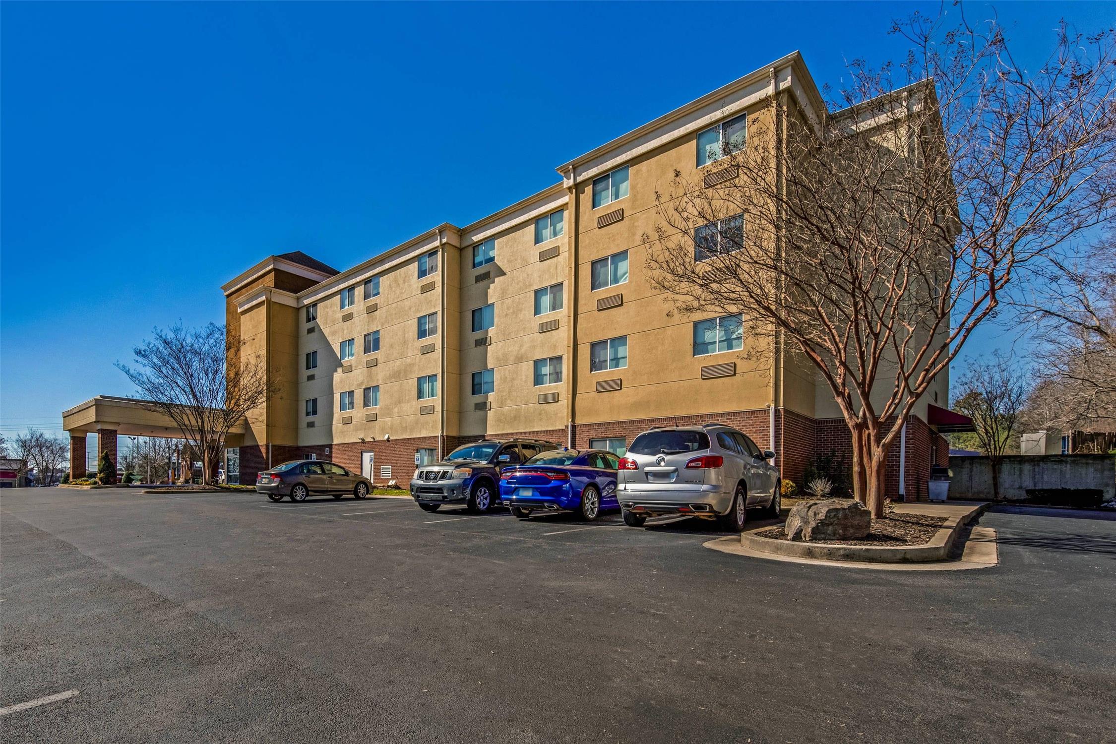 Comfort Suites Huntsville MidCity District at Research Park 17/19