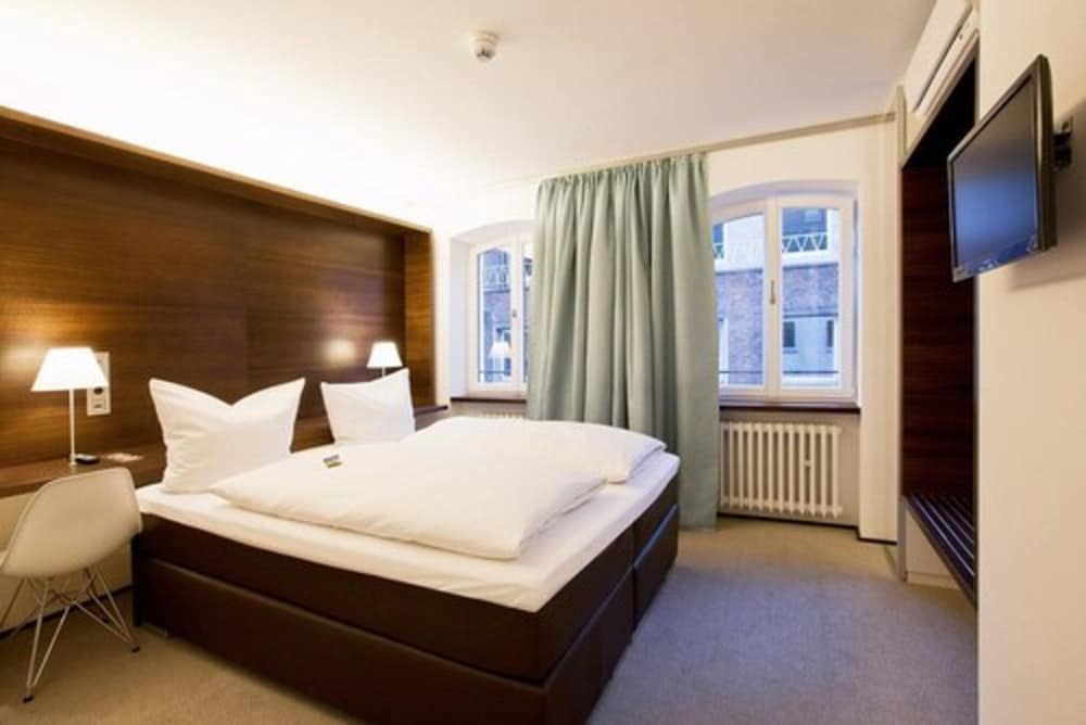 STANDARD, DOUBLE BED