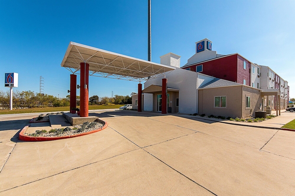 Motel6 San Antonio, TX - Downtown - Alamo Dome 44/54