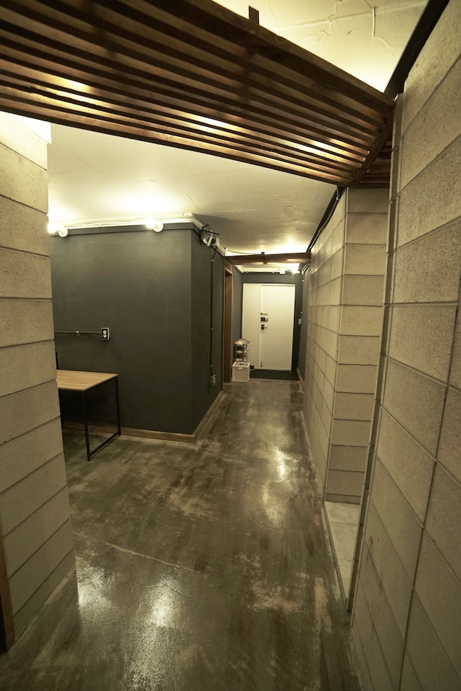 That House - Hostel 24/57