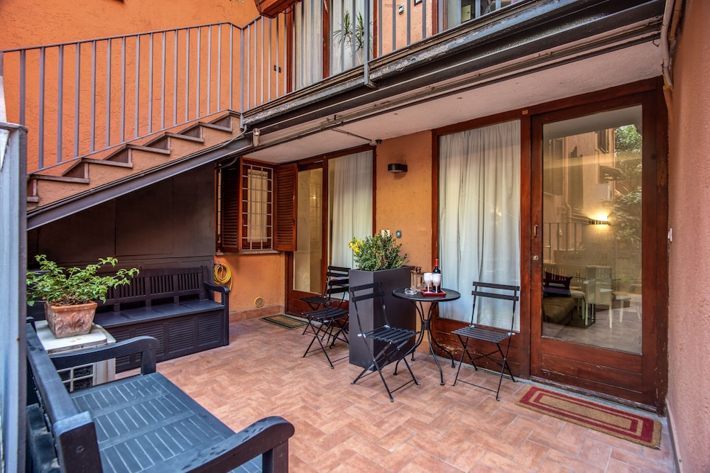 Tritone Top House 62/83