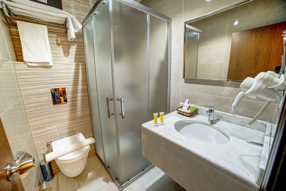 Nairoukh Hotel Aqaba 24/27