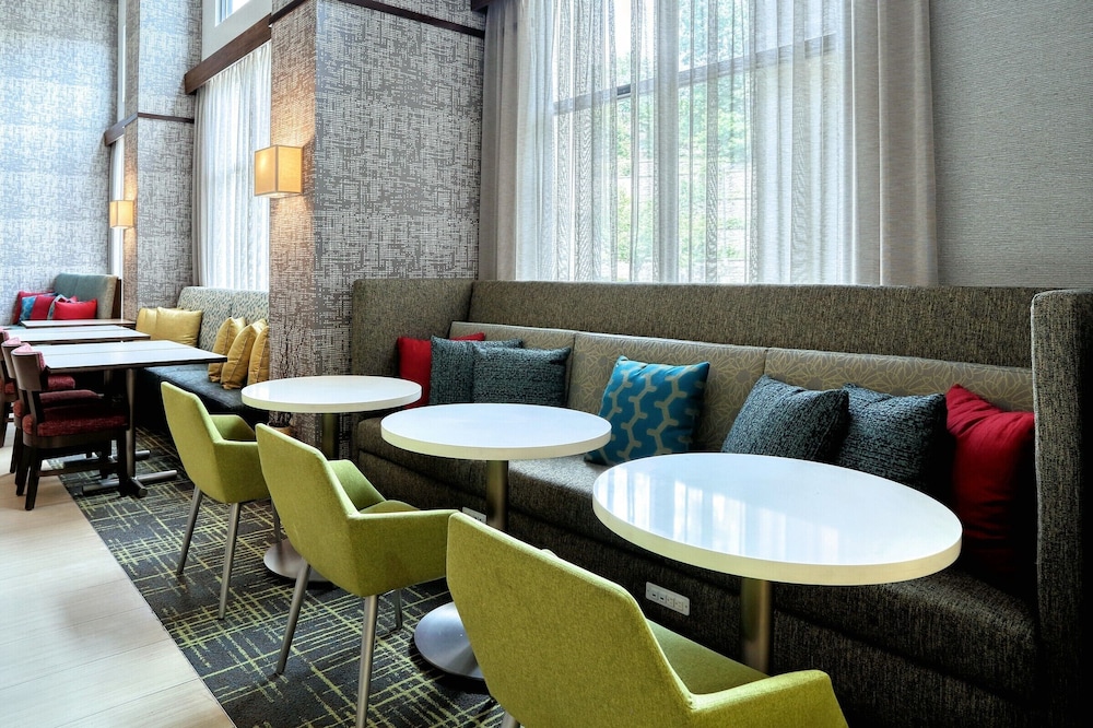 Hampton Inn & Suites Parsippany/North 47/55