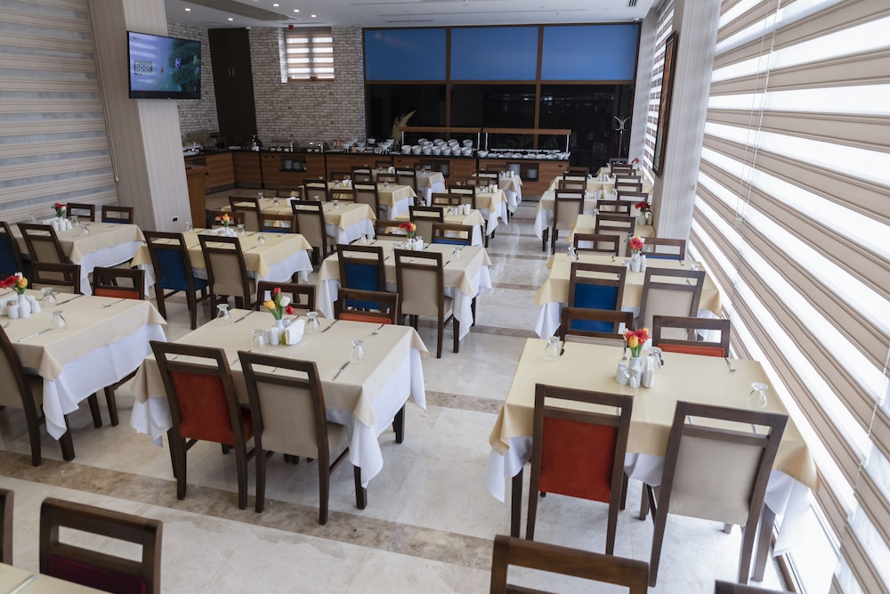 Grand Itimat Hotel 52/60