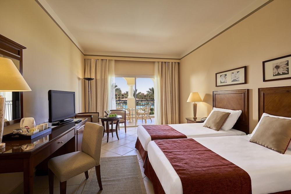 Jaz Almaza Beach Resort, Almaza Bay 8/48