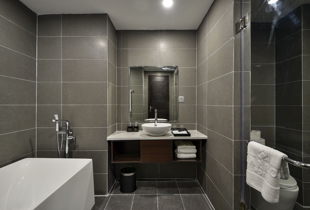 The Marron Hotel 45/50
