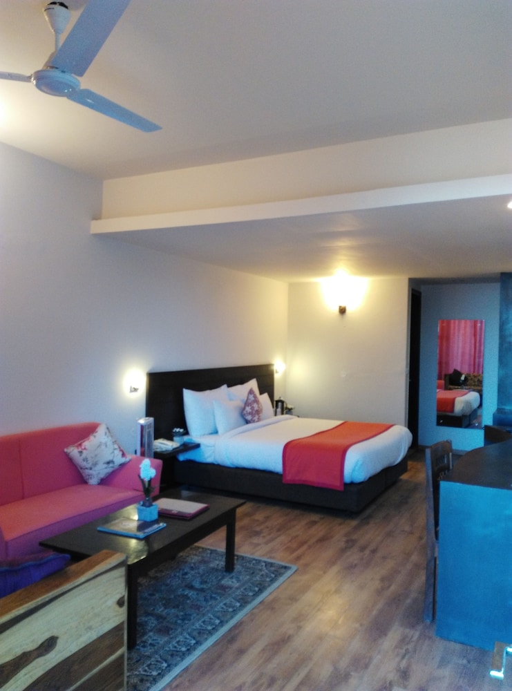 WoodSmoke resort &amp; Spa 8/50
