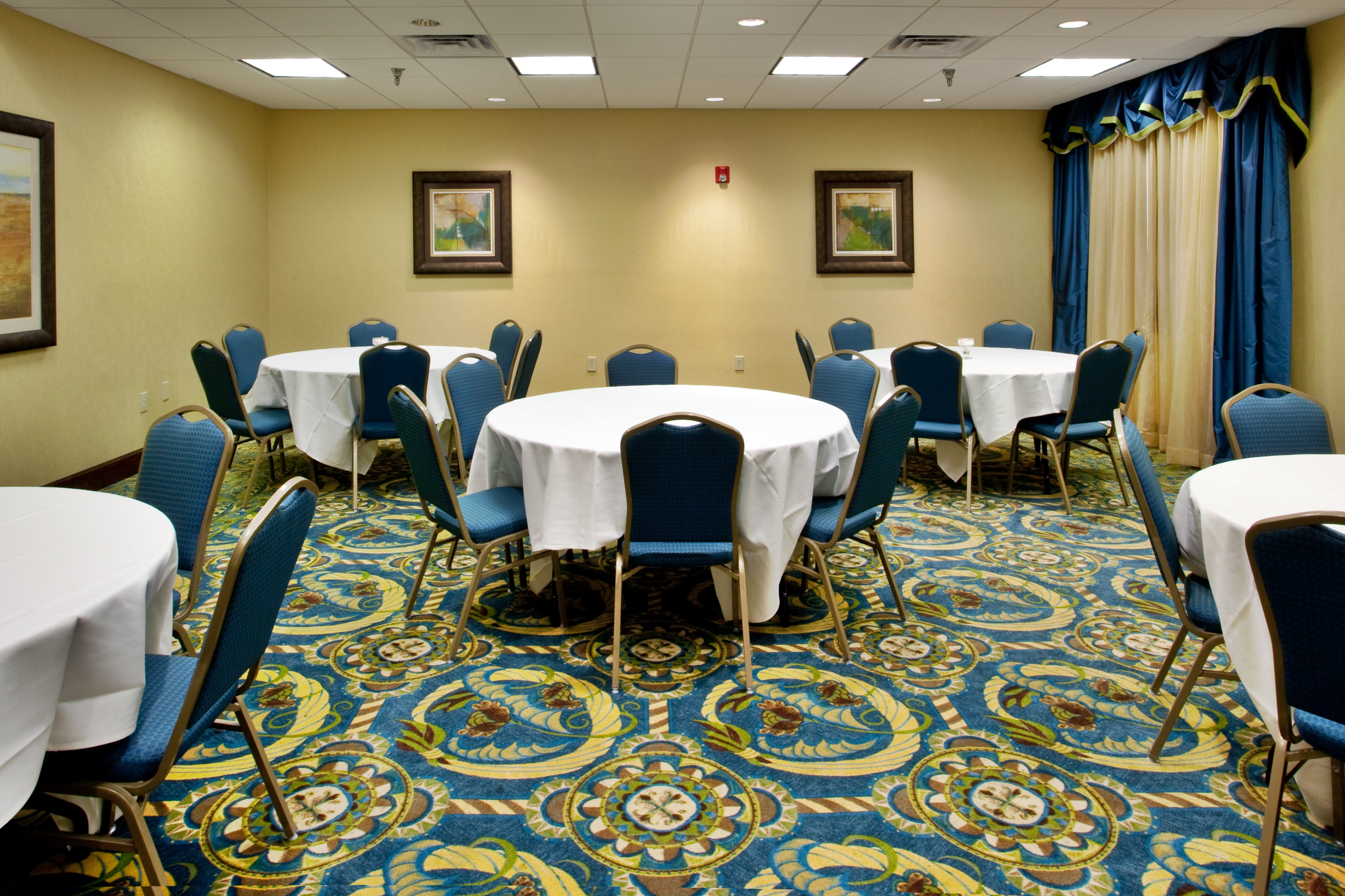 HOLIDAY INN EXPRESS RICHMOND-DOWNTOWN 47/58