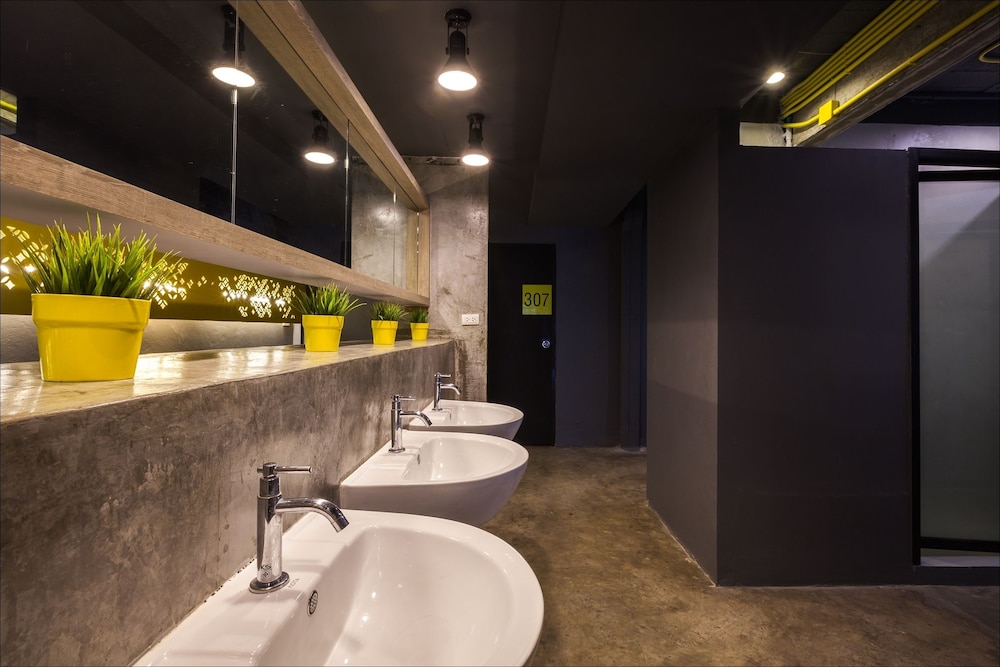 Fulfill Phuket Hostel 38/42