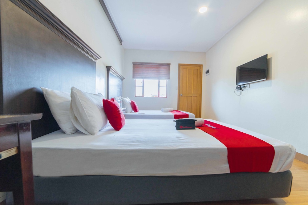 RedDoorz Plus @ Starhomes Olivianville 8/30