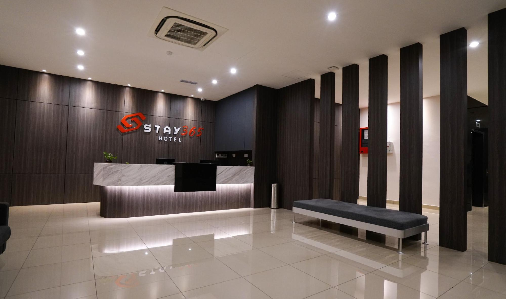 Oyo 89386 Stay 365 Hotel 8/27