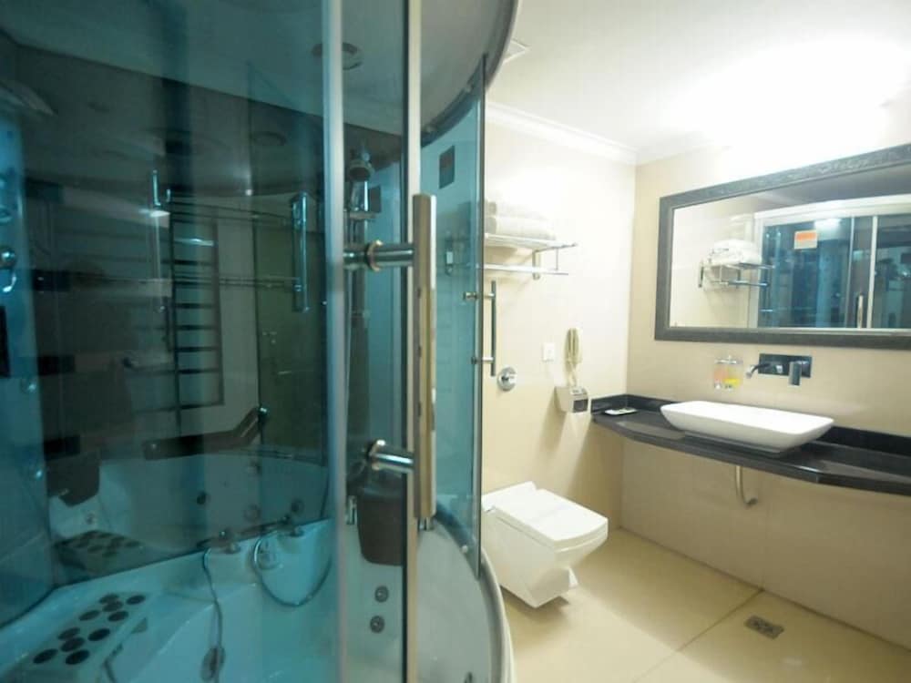 Hotel Rajshree 40/44