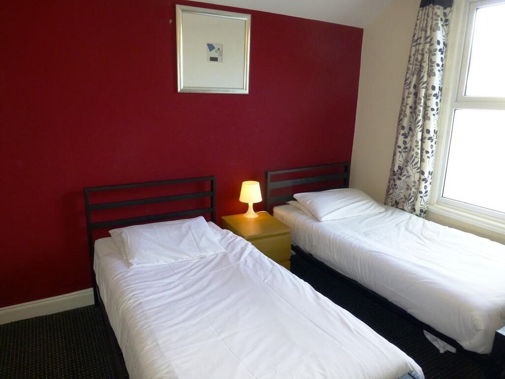 5 Rooms, Family, 1 Single and 2 Double Beds