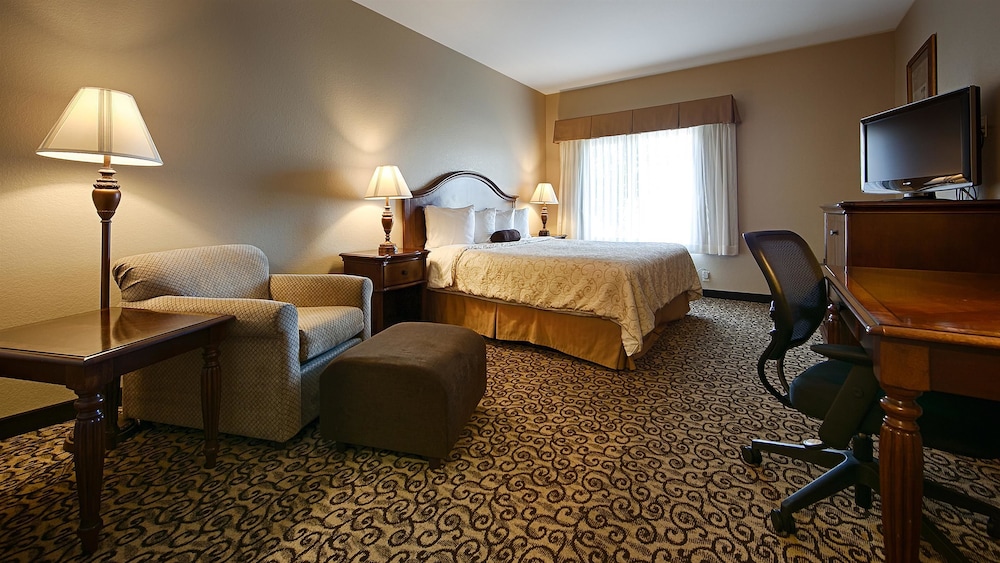 Best Western Plus Fossil Country Inn & Suites 11/32