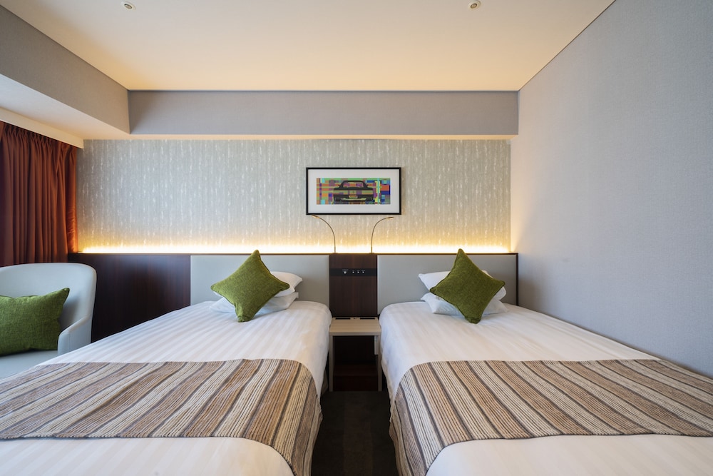 Standard, Twin Beds, Rail View