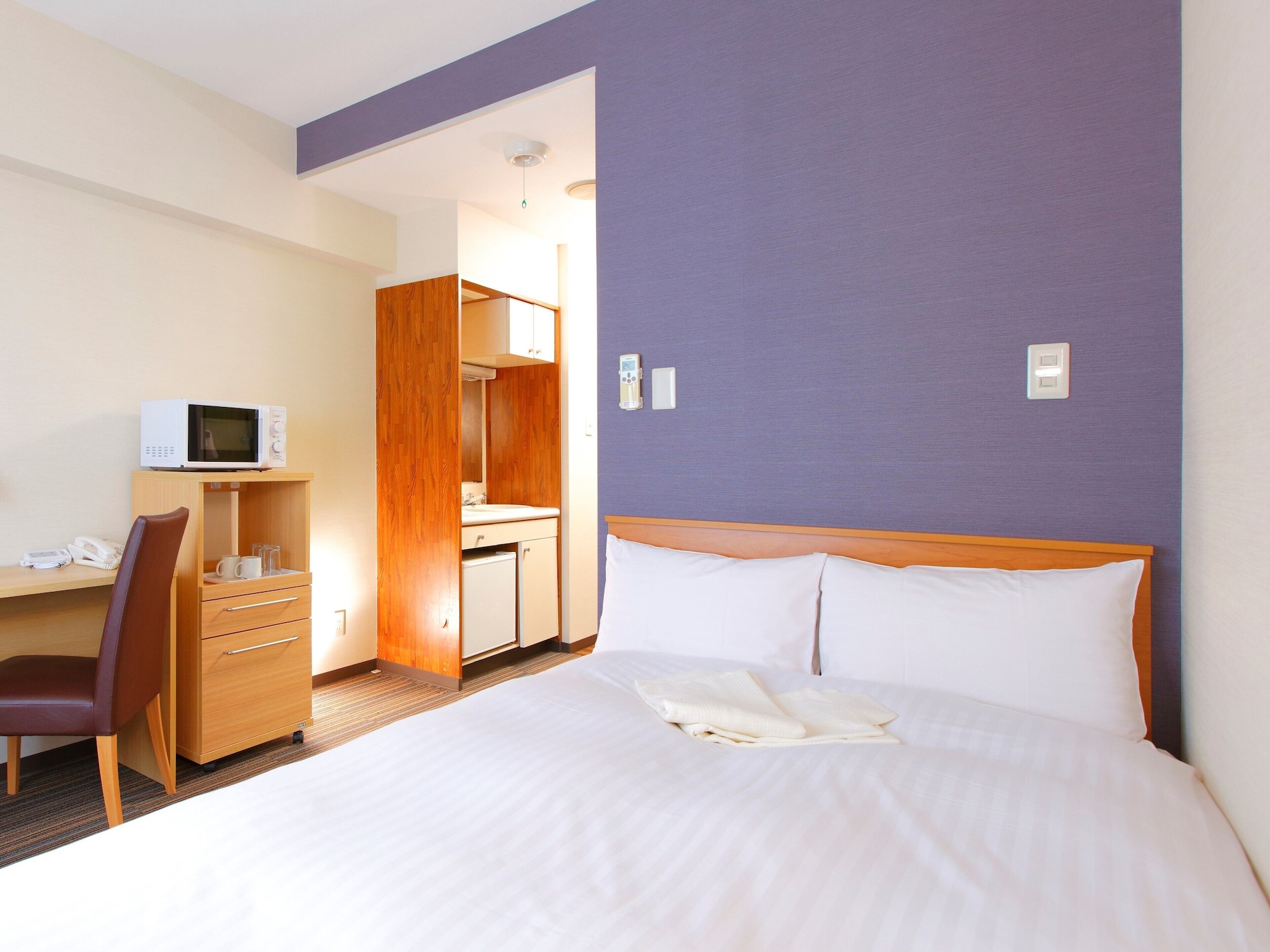 SEMI ROOM, SUPERIOR, SEMI DOUBLE BED, NO CLEANING SERVICES, LOW FLOOR