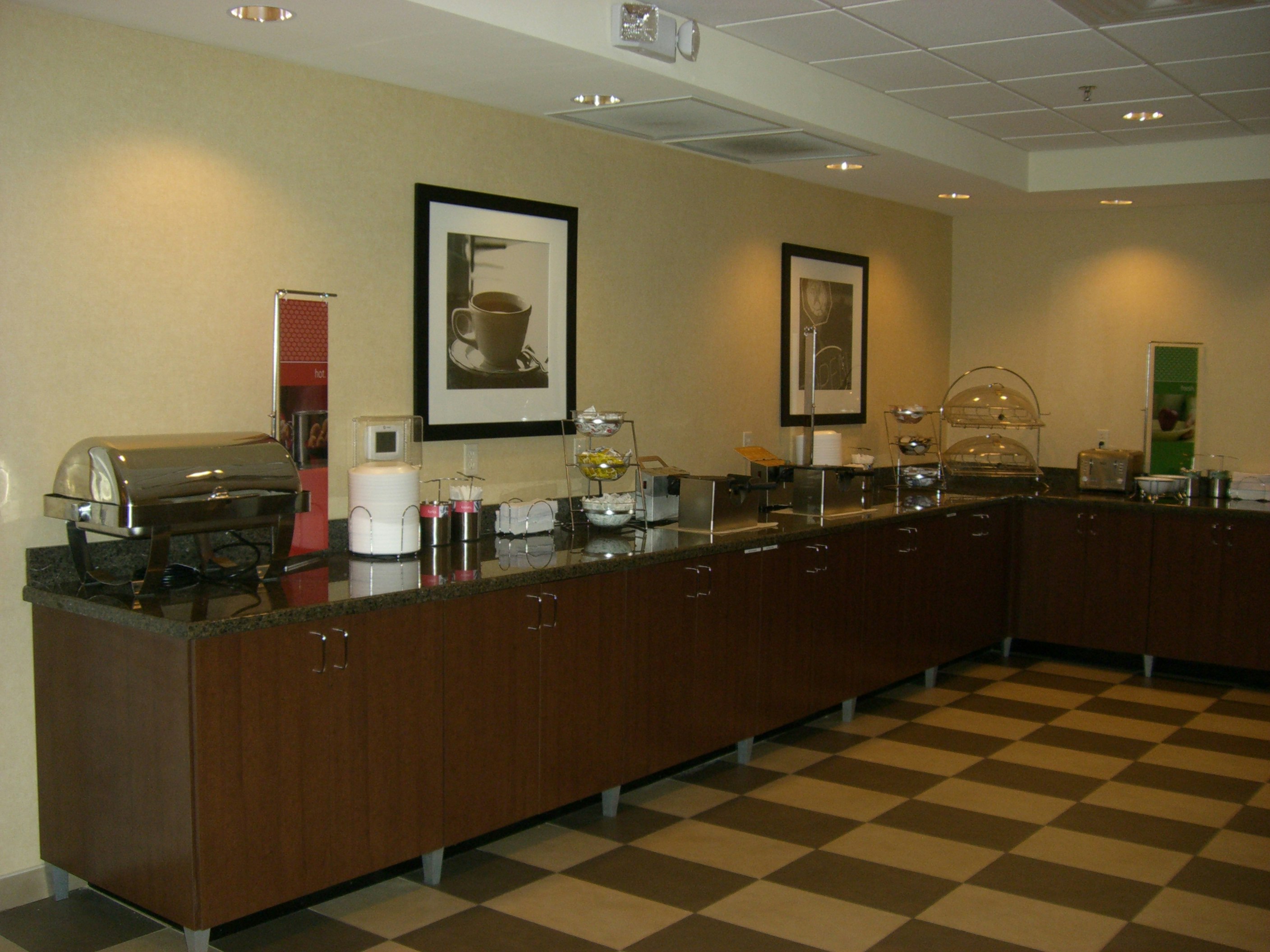 Hampton Inn Suites Pueblo North 5/42