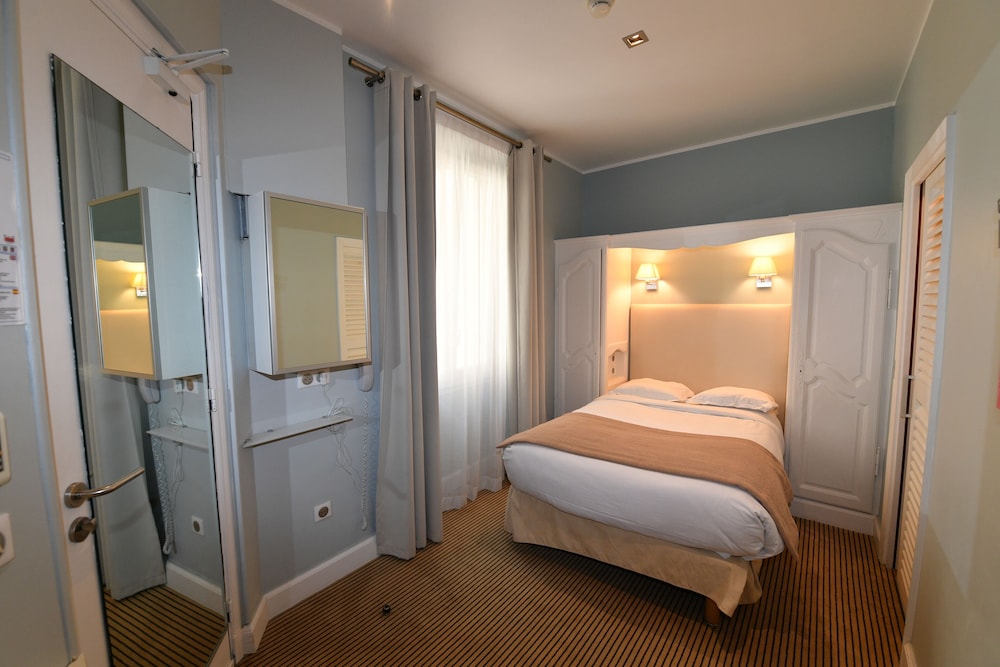 Hotel De Provence 16/70