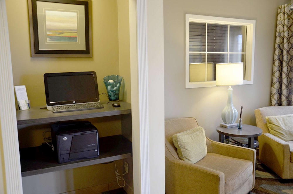 Sonesta Simply Suites Detroit Warren 23/35