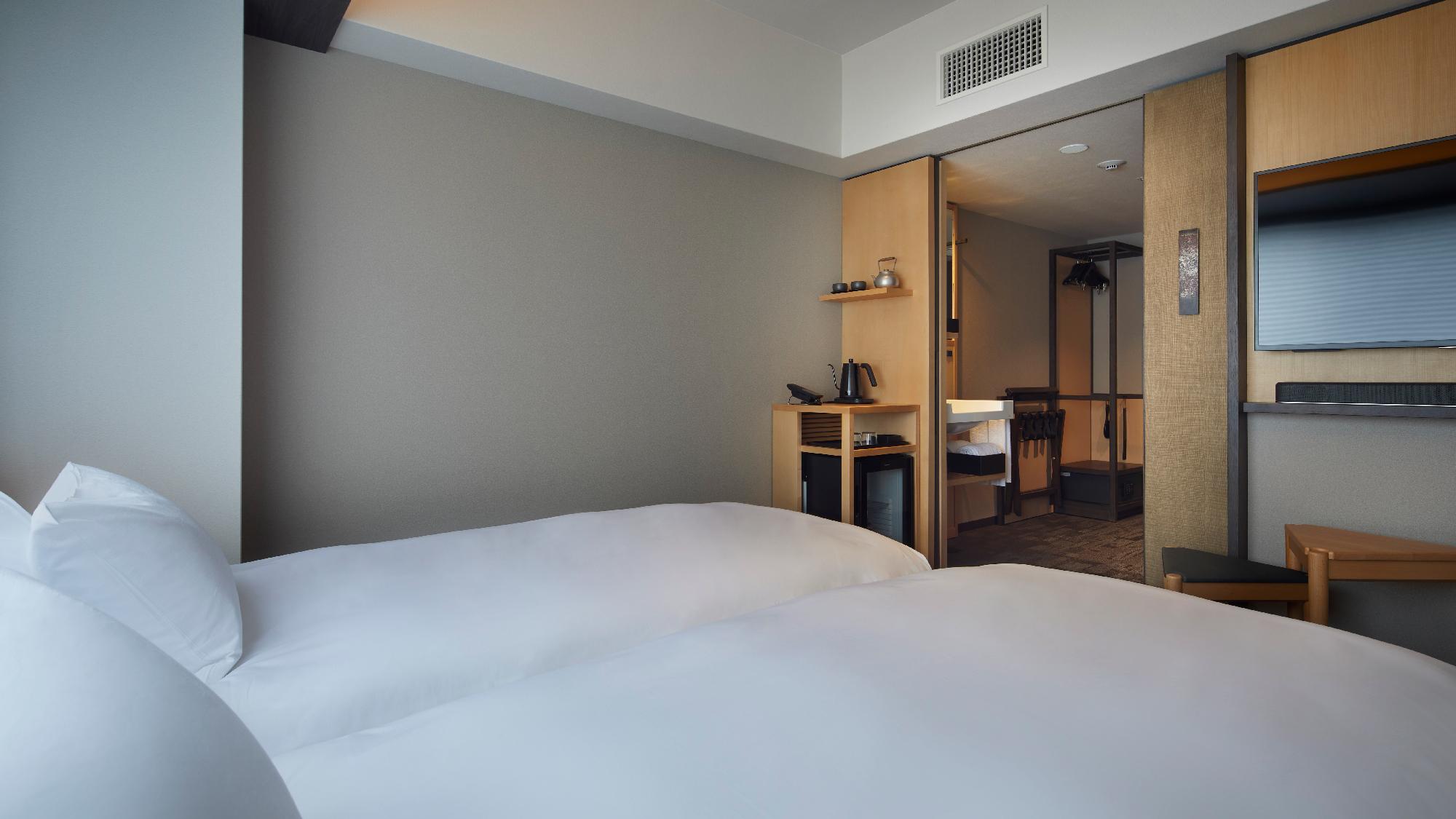 Deluxe, Twin Beds, No View