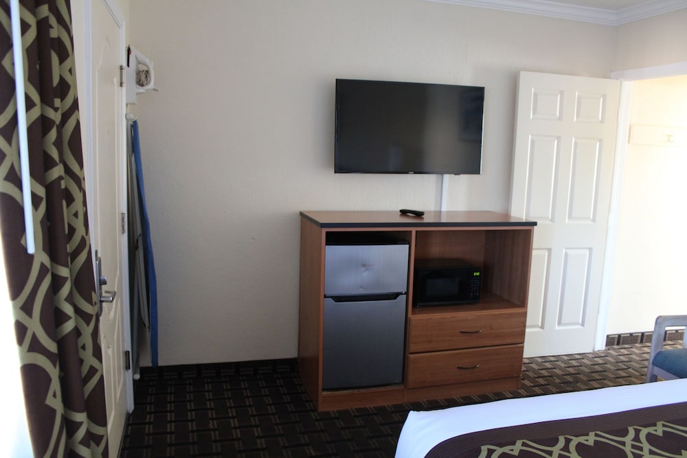 Riverside Inn & Suites Santa Cruz 29/56