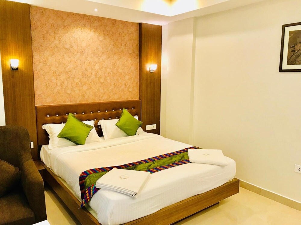 Regalia Inn & Suites 16/37
