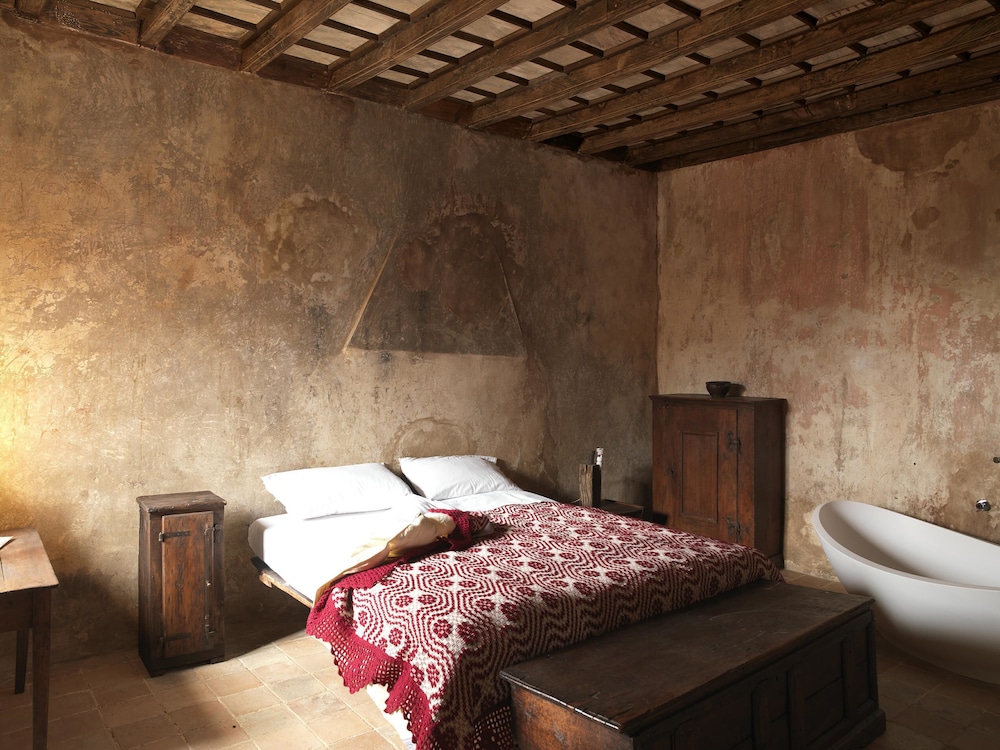 SEXTANTIO ALBERGO DIFFUSO 18/50